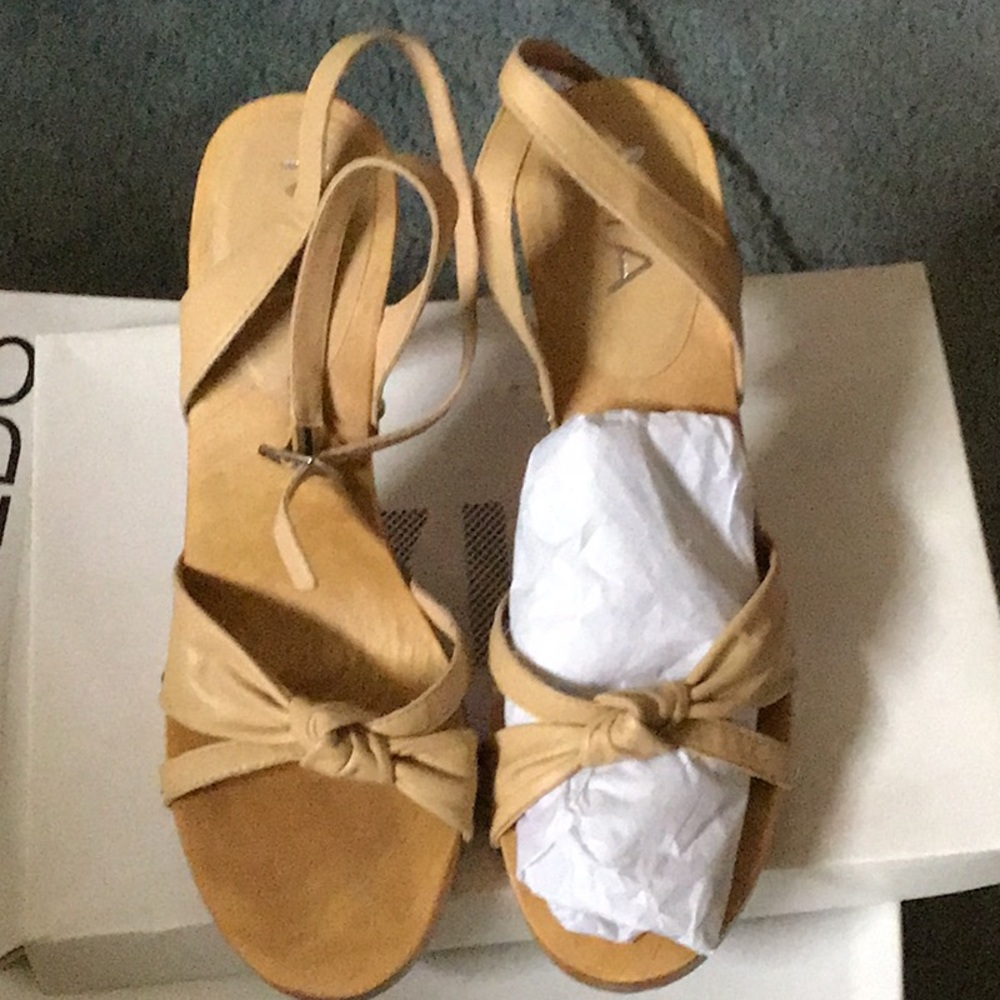 Sandals - Picture 6 of 6